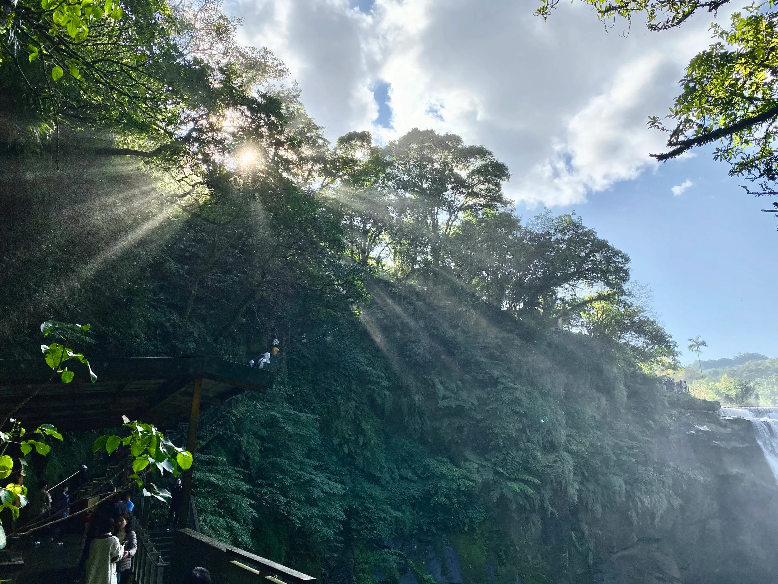 Between the waterfalls, hot springs, and just general beauty jsut outside of the bustling capital the train ride was definitely a highlight. & with the 10/10 food and culture Taiwan was shaping up to be a great trip.