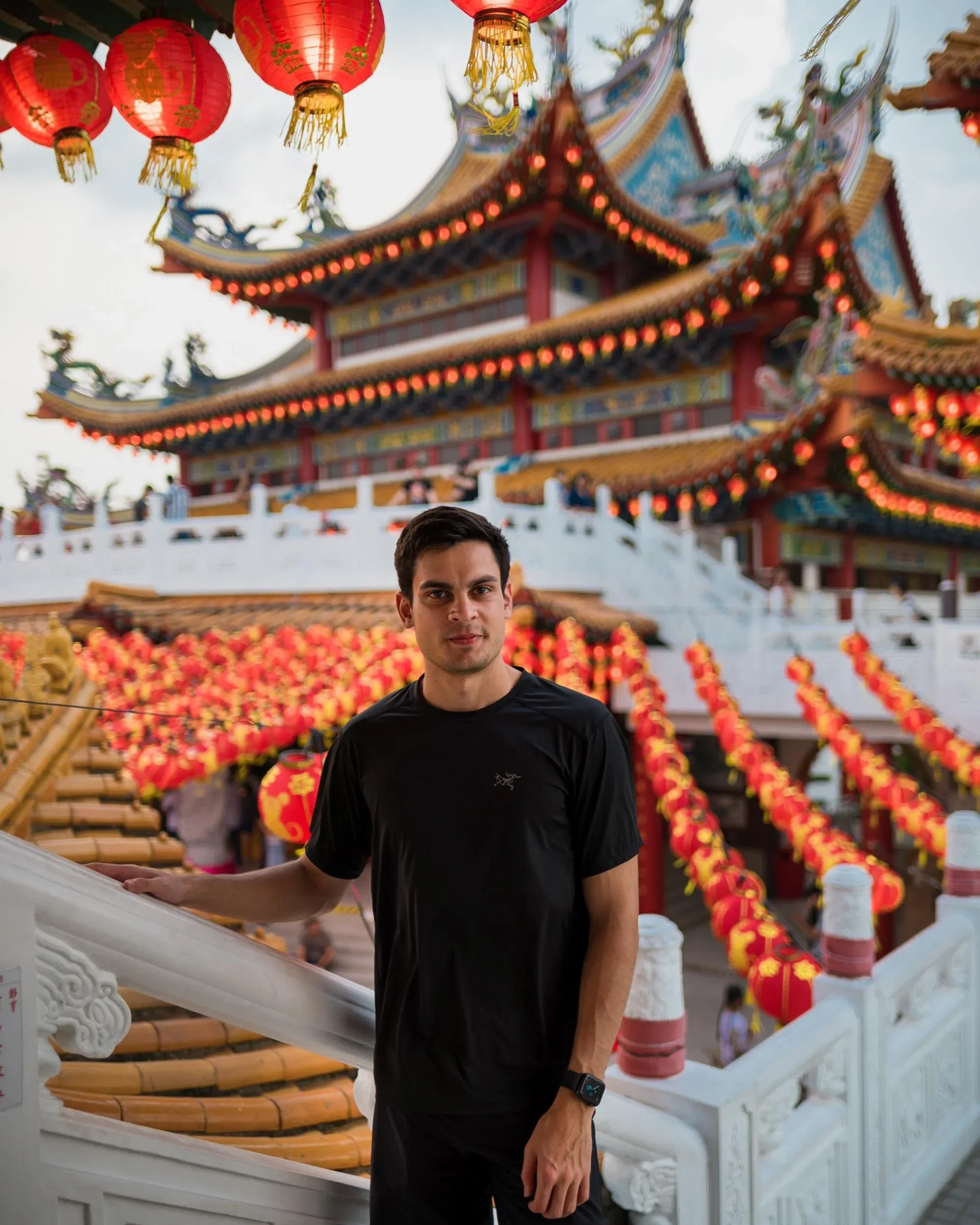Ryan, an exchange friend from Berkeley highly recommended Thean Hou Temple for picture. Definitely a gold mine.