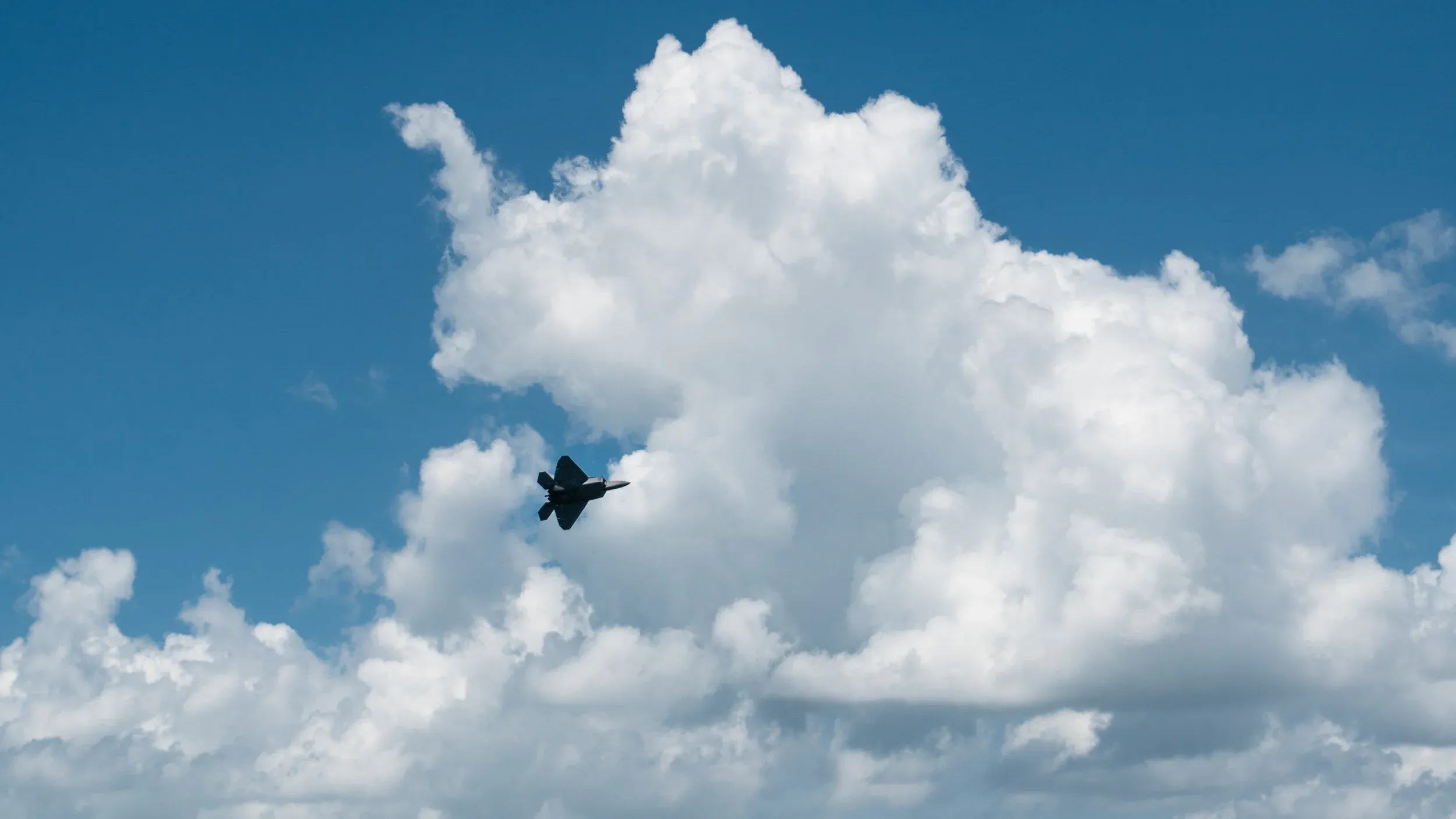 Checked out the Singapore airshow with Hugo. Cool to see some of the Asian fighter jets from China and the F35-B for the first time.